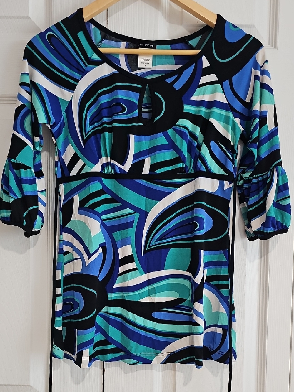 💙 Maurices Blue Abstract Print Top – Flowy & Eye-Catching 💙